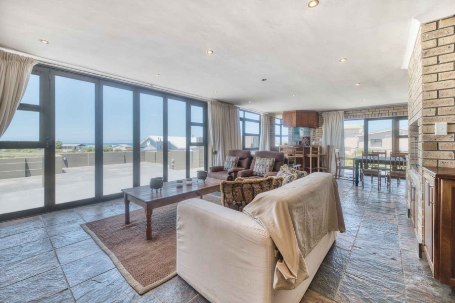 4 Bedroom Property for Sale in Pearly Beach Western Cape